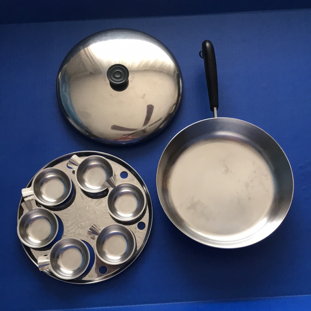 Revere Ware 10" Skillet Pan & 6 Poached Egg Cups with Lid - Stainless & Copper